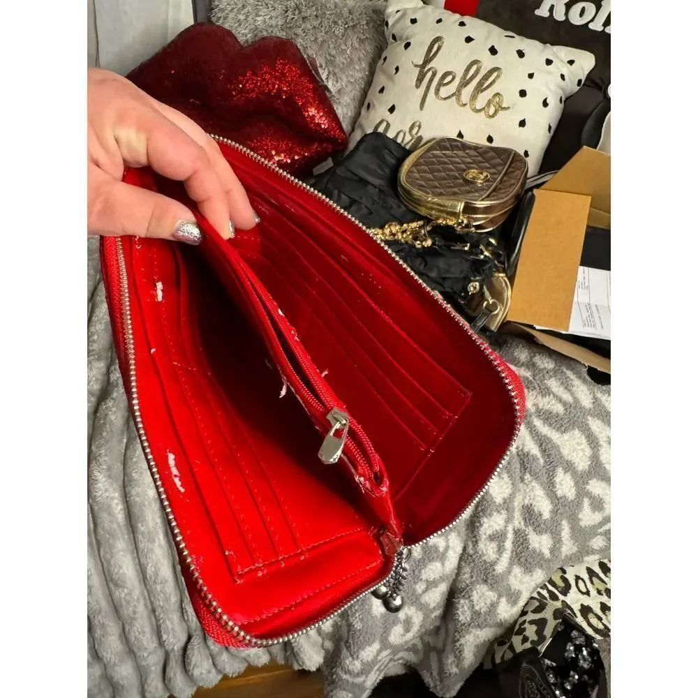 Pyramid embossed patent leather wallet red